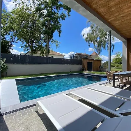 וילה Romane Piscine Proche Circuit 24h *